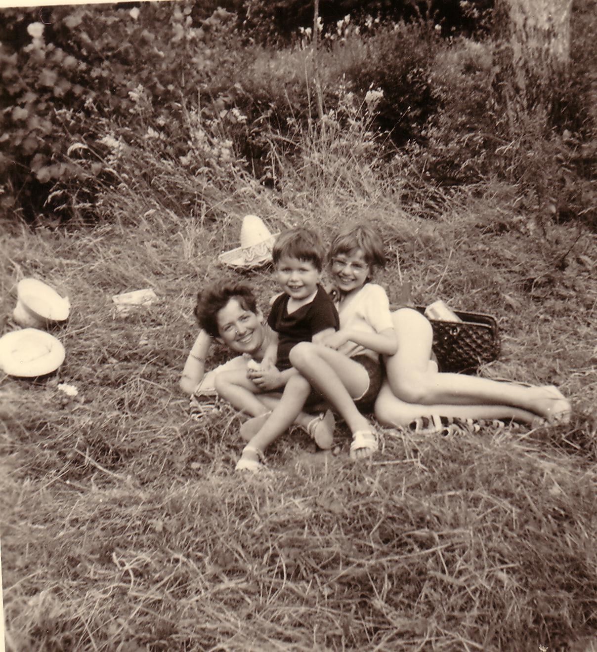 Micheline avec Catherine et Laurent
